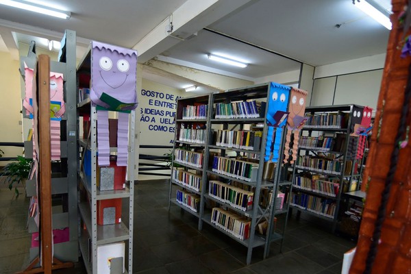 Feira em Patos de Minas vai permitir que leitores troquem livros na Biblioteca João XXIII