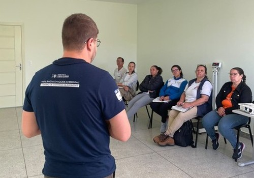 Com 59 casos de leishmaniose em cães, agentes passam por capacitação para combater à doença em Patos de Minas