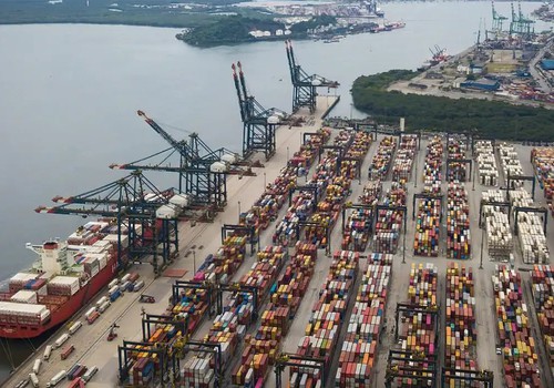 Balança comercial tem superávit recorde para meses de abril