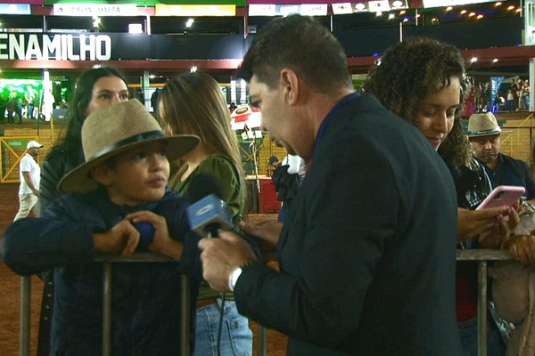Entrevistados manifestam sua torcida para as candidatas a Rainha Nacional do Milho; veja ao vivo