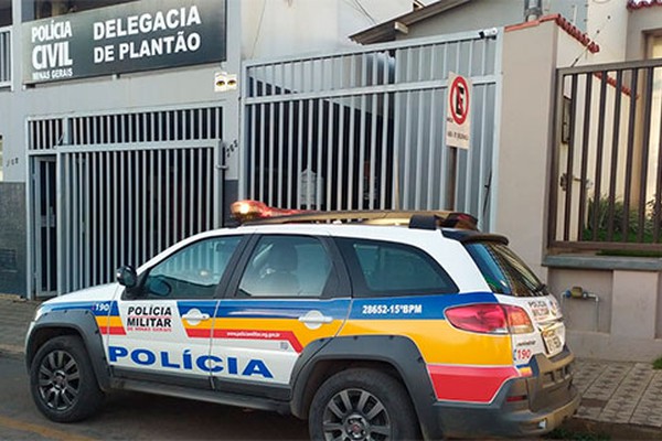 Homem de 70 anos é preso depois de insultar e ameaçar oficial de justiça em Patos de Minas