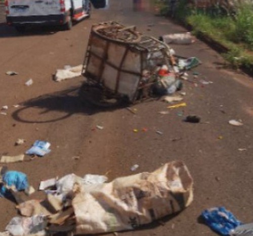 Catadora de recicláveis morre atropelada por condutor de 88 anos com habilitação vencida em Monte Carmelo