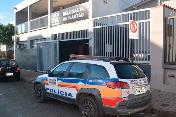 PC investiga roubo em que criminosos colocaram arma na boca da vítima e levaram R$2 Mil em Patos de Minas