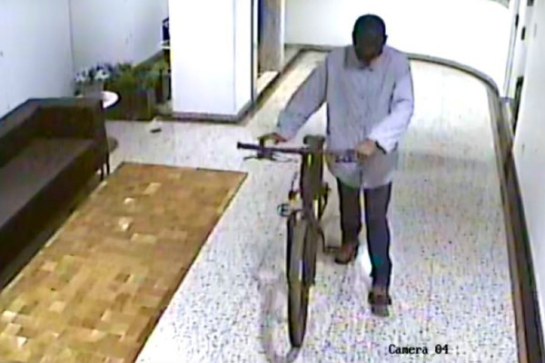 Homem com diversas passagens policiais invade prédio duas vezes e furta duas bicicletas