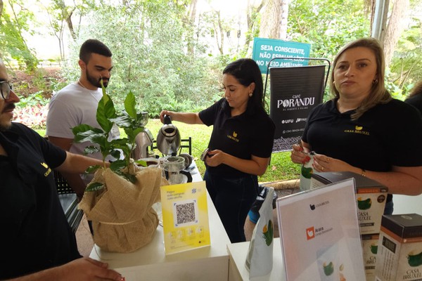 "Vila Café" mostra na prática e no paladar as pesquisas de melhoria para a cafeicultura do Cerrado