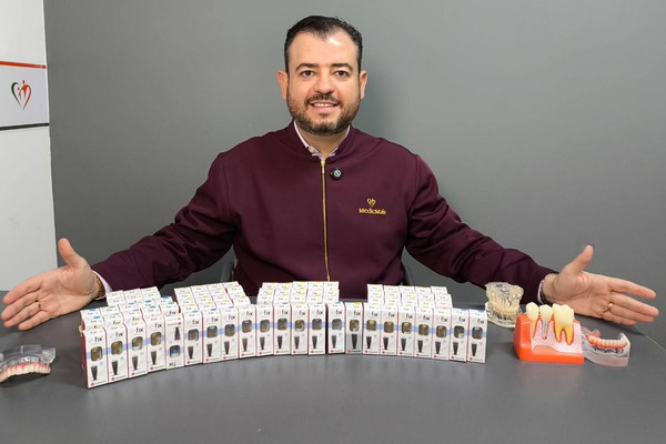 Dono da maior clínica especializada em Implantes de Patos de Minas promete facilitar 100 Implantes nesse mês