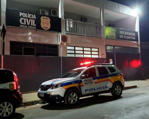 Homem que perseguia ex-companheira é preso após causar confusão em bar durante jogo do Brasil