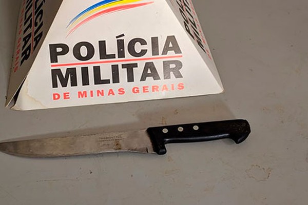 Homem amola faca, ameaça hóspedes de pensão e acaba preso em Patos de Minas