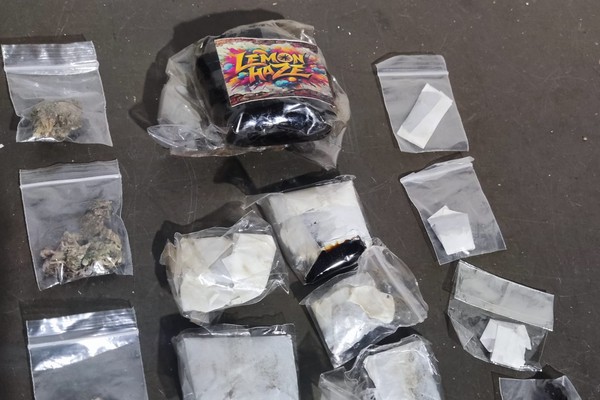 Polícia Militar apreende porções de maconha e haxixe em residência no Alto do Limoeiro