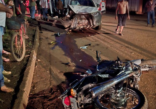 Condutor de 17 anos fica ferido ao bater violentamente contra picape no distrito de Alagoas