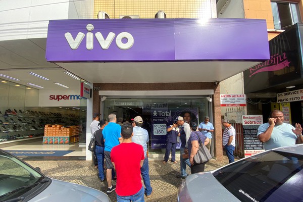 Vivo deixa clientes de Patos de Minas sem internet e celular por quase 24h