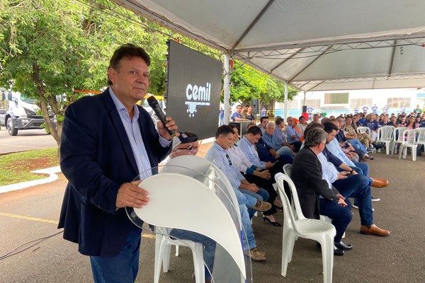 Durante confraternização, CEMIL apresenta nova frota e cobra medidas contra a importação de leite