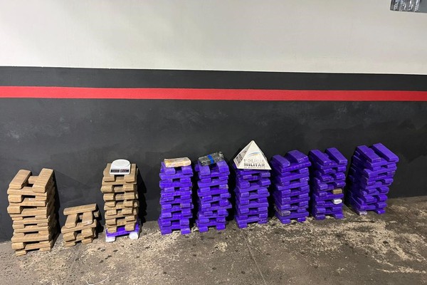 Polícia Militar apreende grande carregamento de maconha, crack e cocaína em Uberlândia