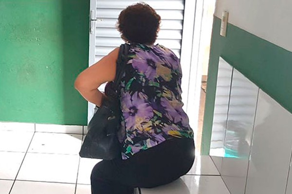 Mulher de 62 anos é parada por detectores ao tentar sair de supermercado sem pagar a conta