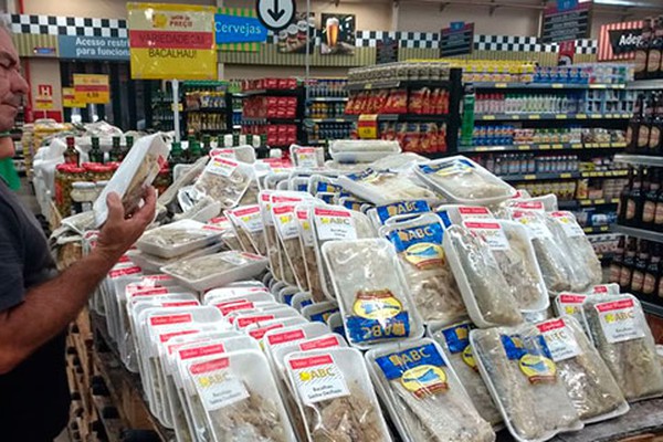 Comércios não vendem o esperado e consumidores reclamam dos preços dos peixes na cidade