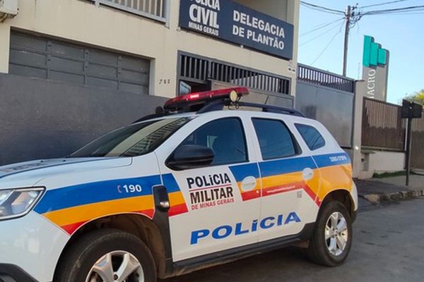 Jovem que se autolesionou durante atrito com o companheiro acaba presa após xingar policial