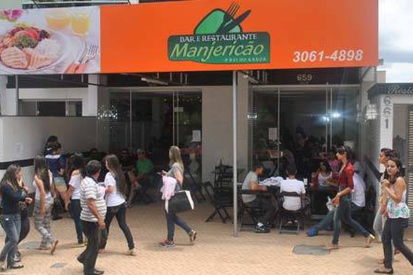 Bares e restaurantes inovam para melhor atender público em Patos de Minas