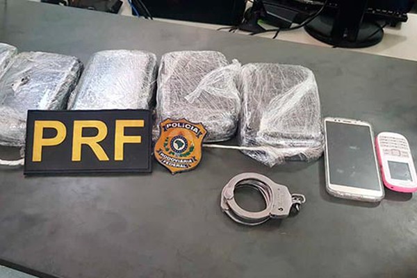 Motorista é preso na BR 365 pela Polícia Rodoviária Federal transportando tabletes de crack