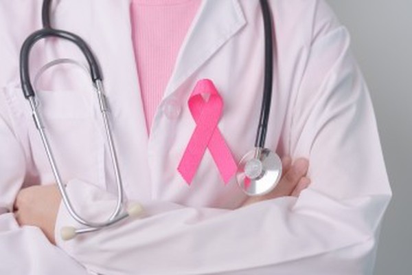 Mulher demitida por ter câncer de mama vai receber R$ 30 mil de indenização em MG
