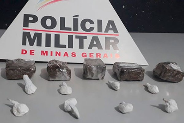 Polícia Militar encontra porções de maconha e cocaína e prende dois suspeitos de tráfico