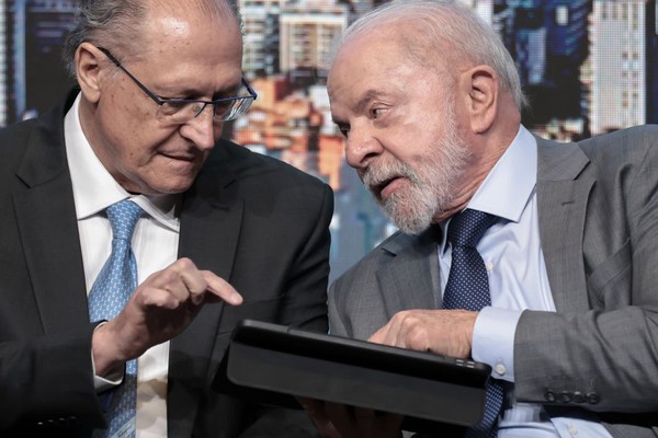 Lula anuncia programa de habitação para classe média