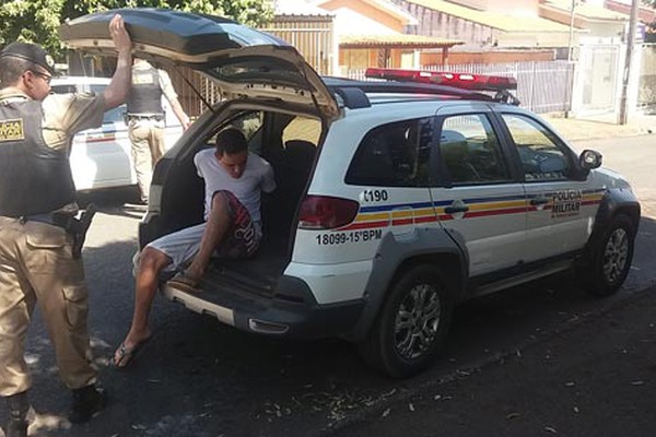 Acusado de comercializar maconha em praça do bairro Ipanema é preso pela Polícia Militar