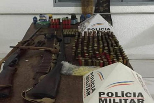 Polícia Militar de Carmo do Paranaíba prende homem por comércio de armas de fogo