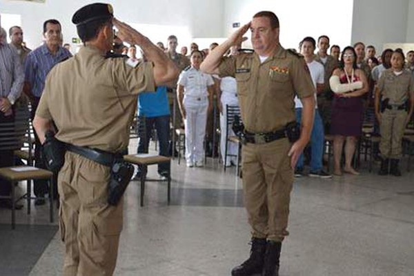 Comando da Polícia Militar presta homenagens a colaboradores e destaques profissionais