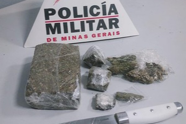 Após impedir a irmã de entrar em casa, homem é preso por tráfico e ameaça em Patos de Minas