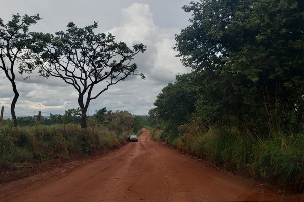 Comunidade de Alagoas faz campanha para inteirar dinheiro para o asfaltamento da estrada