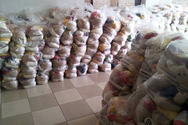 Campanha Natal Solidário vai distribuir 1.500 cestas para famílias carentes