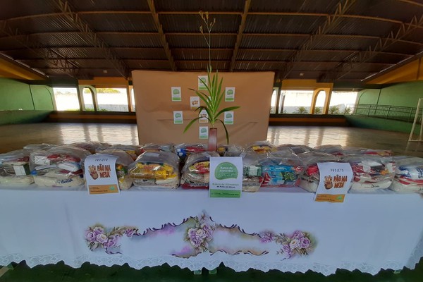 Campanha Vacinação Solidária distribui primeiros 171 kits de alimentos em Patos de Minas