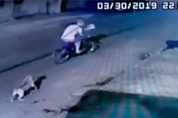 Ciclista flagrado por câmeras pode desvendar o assassinato do comerciante Joaquim Elias