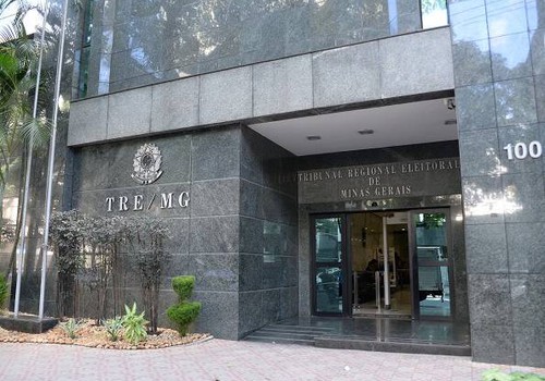 TRE-MG determina que Coronel Azevedo retire das redes postagem que sugere que ele disparou em pesquisa eleitoral