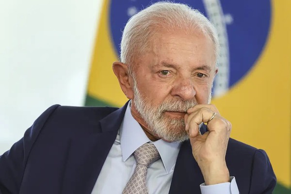 Lula está bem e permanece em repouso no Alvorada