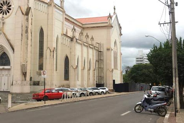 Após 5 dias interditada, Catedral tem obras de contenção em reservatório e Getúlio Vargas é liberada