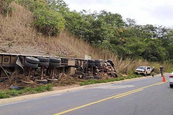 Motorista Patense morre preso às ferragens em grave acidente na MGC 354, em Lagamar