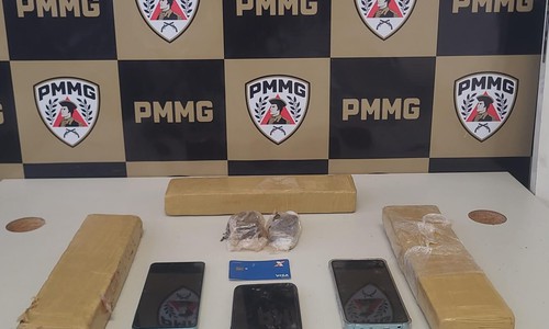 Três pessoas são presas por tráfico de drogas após trocar tiros com a Polícia Militar, em Patrocínio