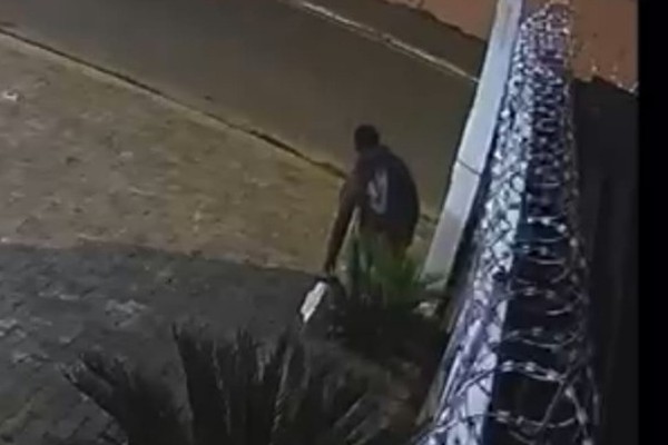 Jovem de 25 anos é preso após furtar fiação de templo religioso em Patos de Minas