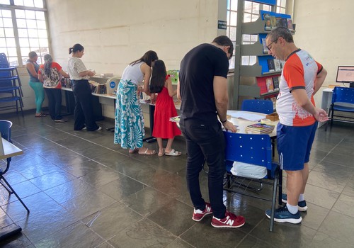 Biblioteca João XXIII realiza feira com mais de 400 livros disponíveis para troca em Patos de Minas