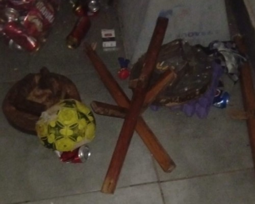 Homem é preso após golpear companheira com pedaço de madeira na frente de crianças em Patos de Minas