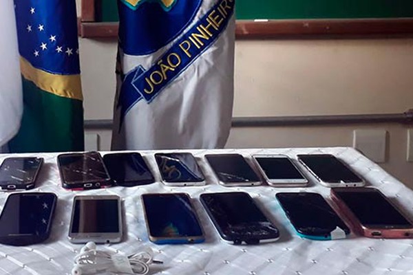 Patrulha Escolar volta a fazer apreensões de celulares em escola de João Pinheiro