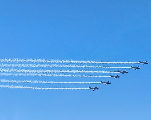 Esquadrilha da Fumaça arranca aplausos e emociona  multidão em Patos de Minas