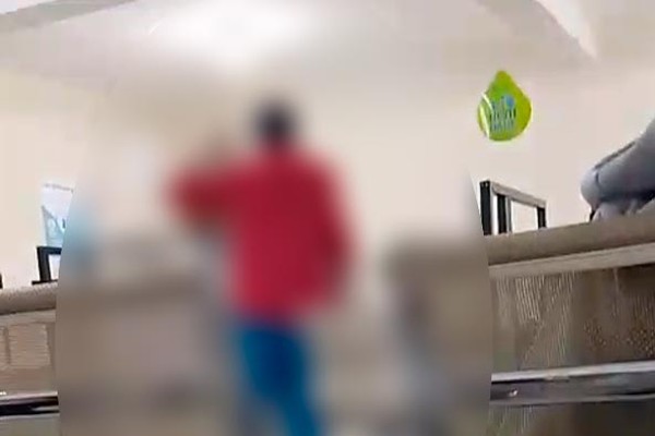 Cliente xinga, esbraveja e bate na mesa em agência da Copasa; empresa lamenta ocorrência
