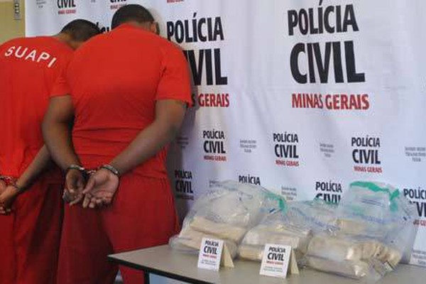 PC flagra traficantes negociando 10kg de pasta base de cocaína perto da Rodoviária