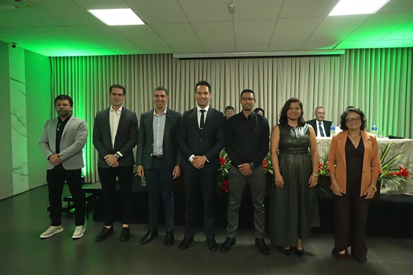 Com discurso de otimismo e união das entidades, Nilson Borges Júnior assume presidência da Acipatos