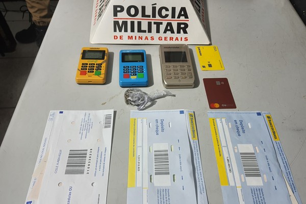 Trio suspeito de aplicar golpes em Patos de Minas é preso em hotel com envelopes bancários e máquinas de cartão