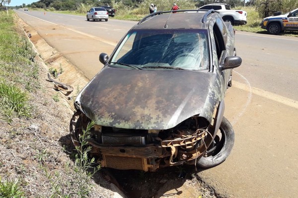 Motorista é preso por embriaguez após acidente que deixou duas pessoas feridas na MG 235