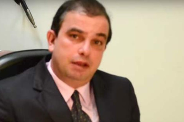 Juiz que mandou prender vereadores na cidade de Araxá lança livro em Patos de Minas