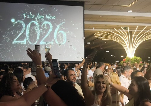 Famílias participam em peso e celebram a virada do ano em grande estilo no Réveillon Viva 2026